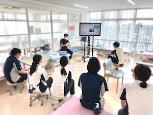 写真：セラピスト勉強会の様子